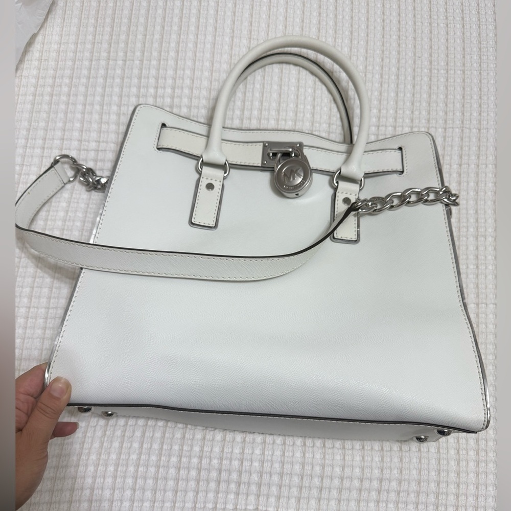 Micheal kors White Leather Handbag
